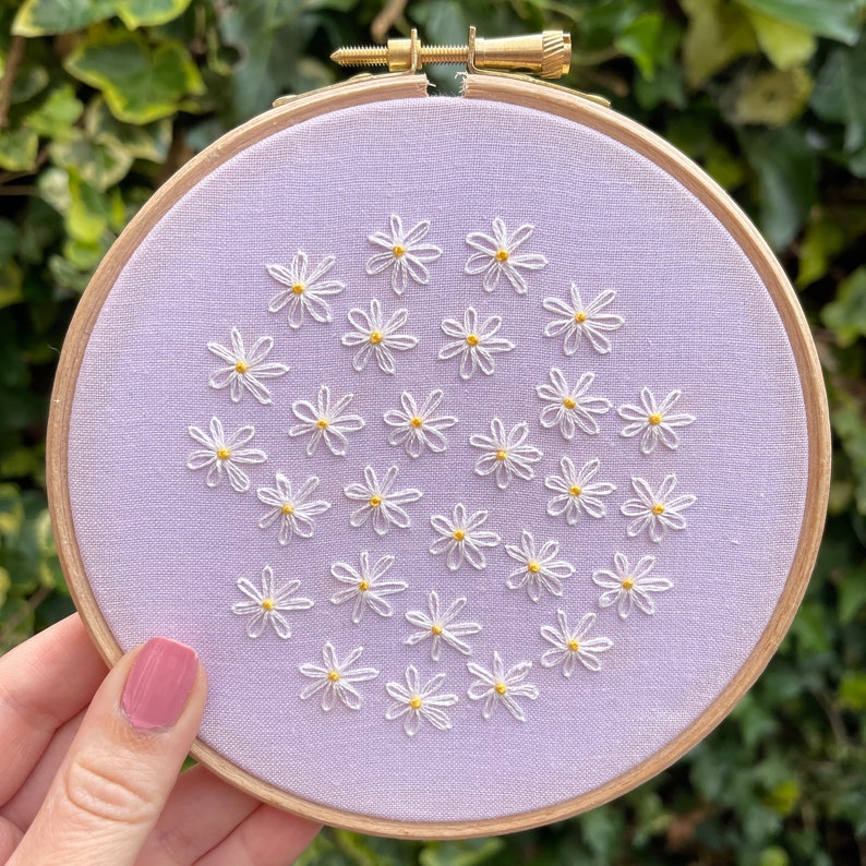 Bunch of Daisies Hand Embroidery Hoop