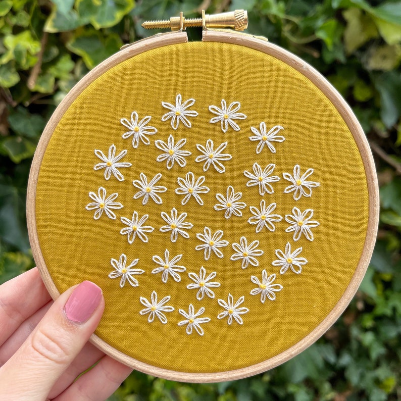 Bunch of Daisies Hand Embroidery Hoop